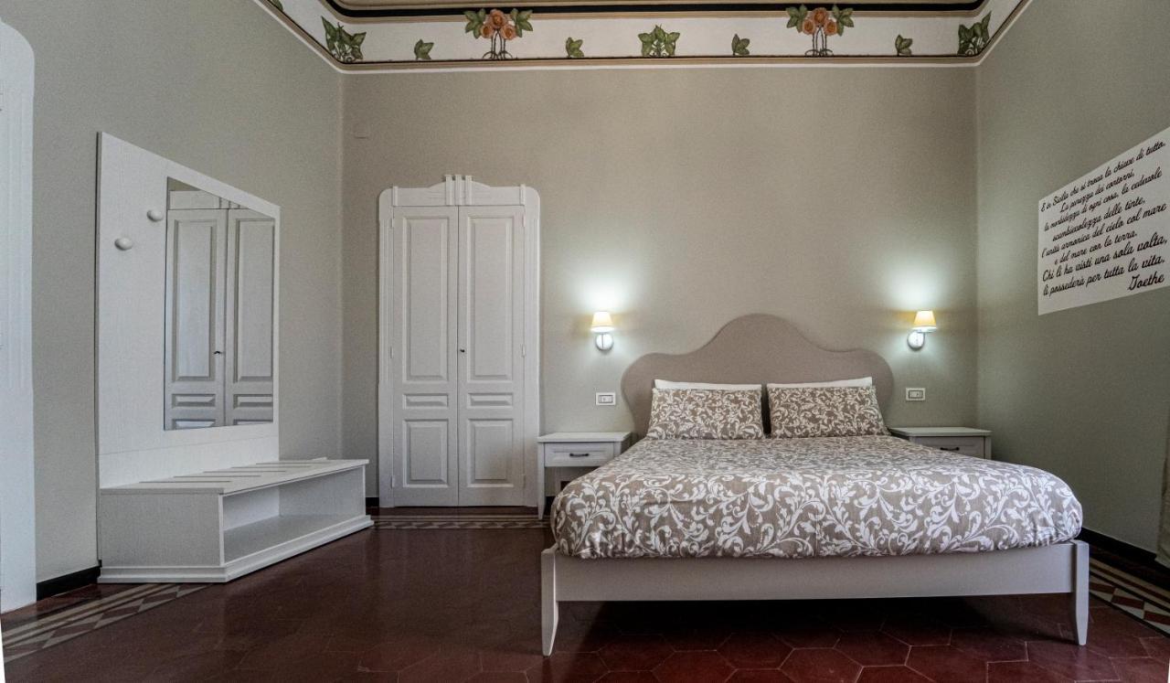 Gli Specchi Di Archimede Bed & Breakfast Syracuse Bagian luar foto